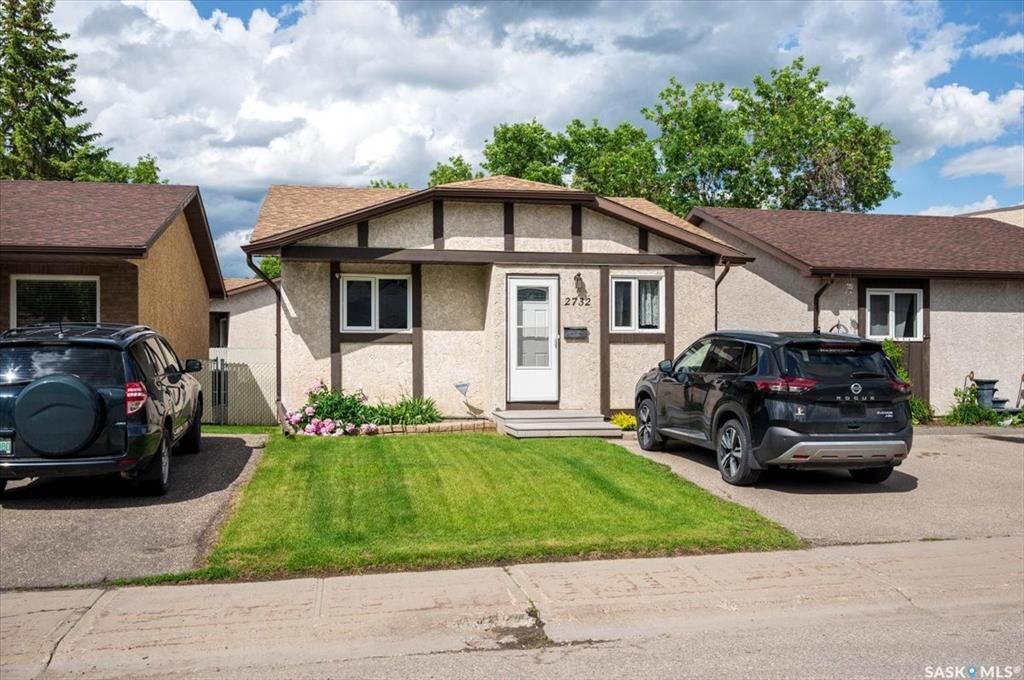 Property Photo: 2732 Shooter Drive E SK S4V 0Y7