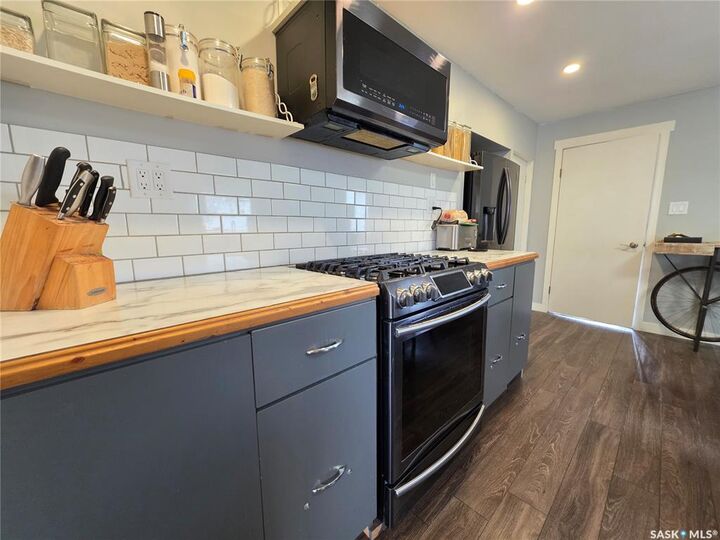 Property Photo: 227 10th Avenue NW SK S9H 1B4