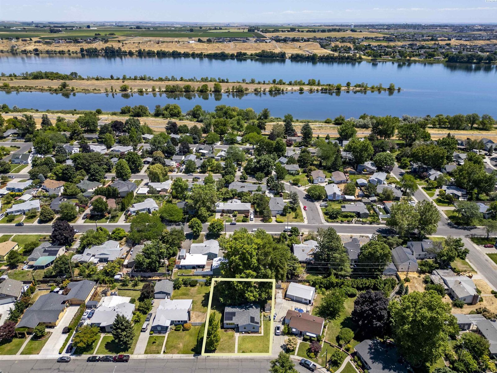 Property Photo:  80 Hodges Court  WA 99354 