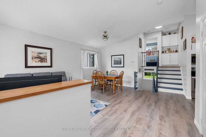 Property Photo:  18 Draper Crescent  ON L4N 8A9 