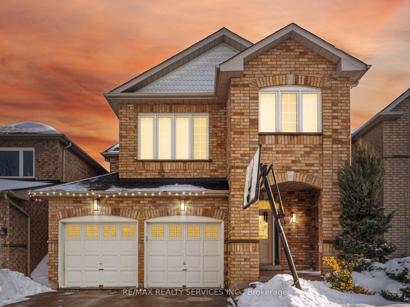 Property Photo: 33 Sewells Lane ON L7A 2Z9