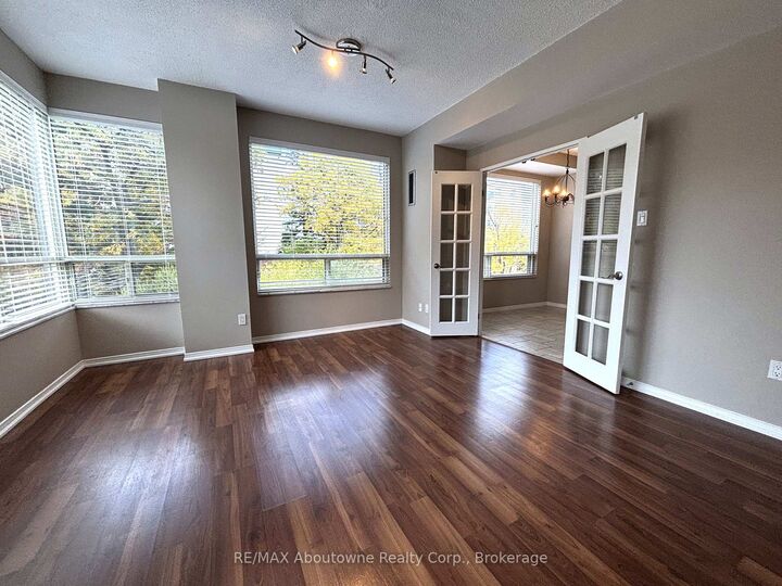 Property Photo: 2511 Lakeshore Road W 406 ON L6L 6L9