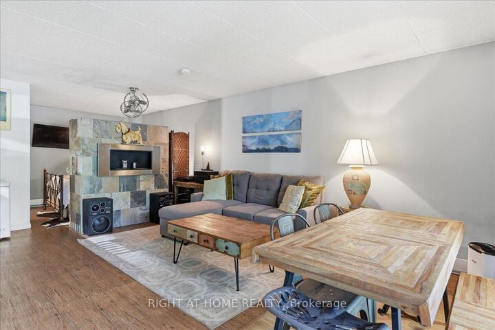 Property Photo: 1102 Horseshoe Valley Road W 108 ON L4M 4Y8