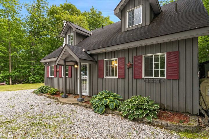 Property Photo: 7516 Island Crescent W ON L0K 2B0