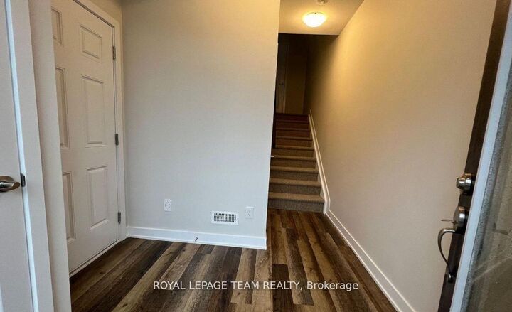 Property Photo:  204 Tussock Private  ON K1X 0M8 