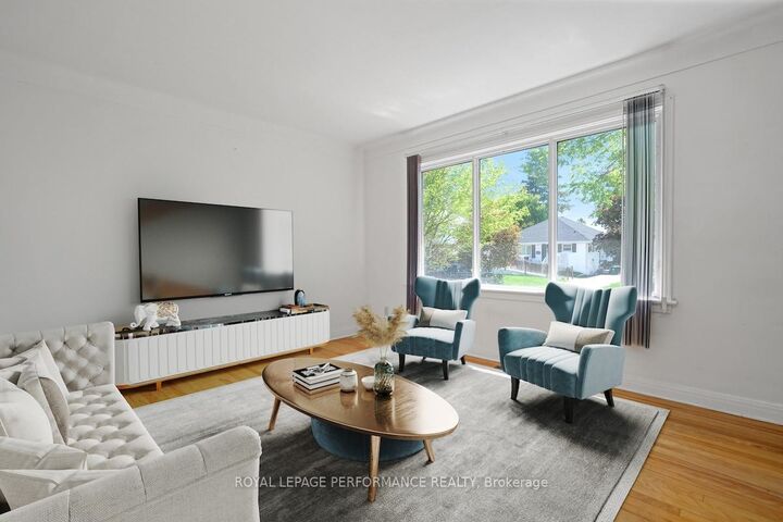Property Photo: 535 Dunbrack Street ON K1K 1J4