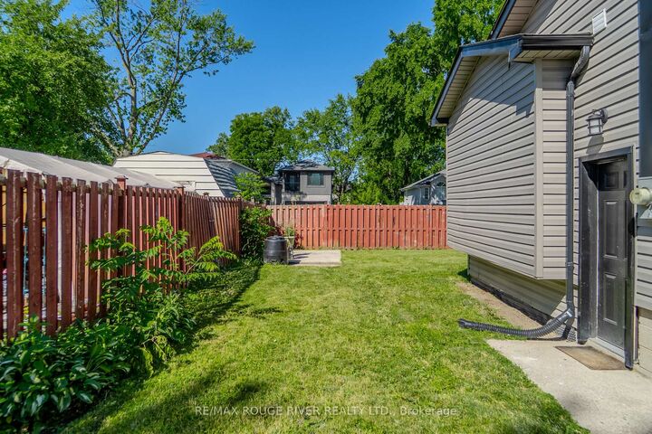 Property Photo:  1721 S Cameron Blvd Boulevard  ON N9B 3C9 