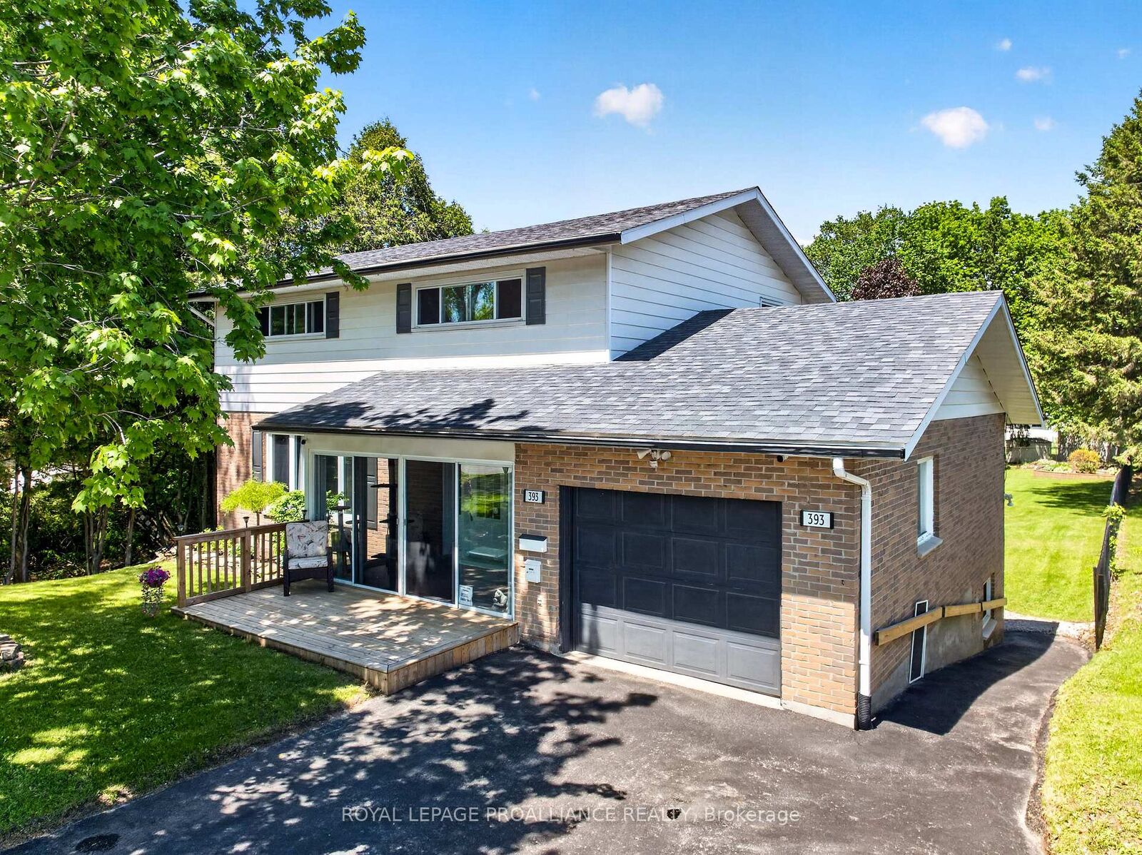 Property Photo:  393 Stewart Boulevard  ON K6V 6C7 