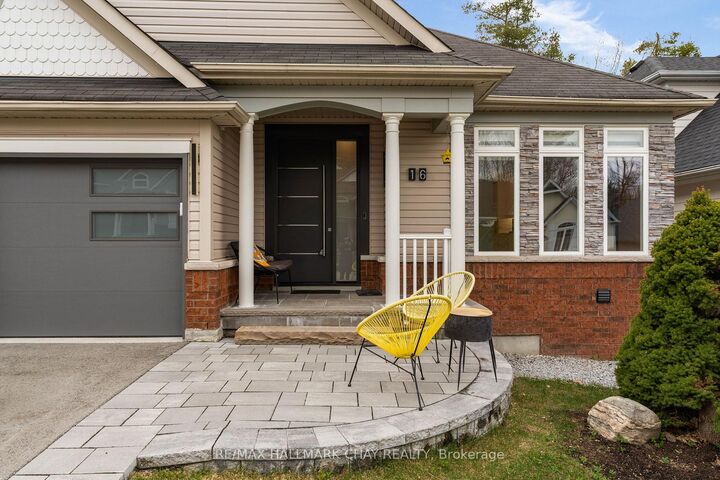 Property Photo: 16 Oakmont Avenue ON L0L 2L0