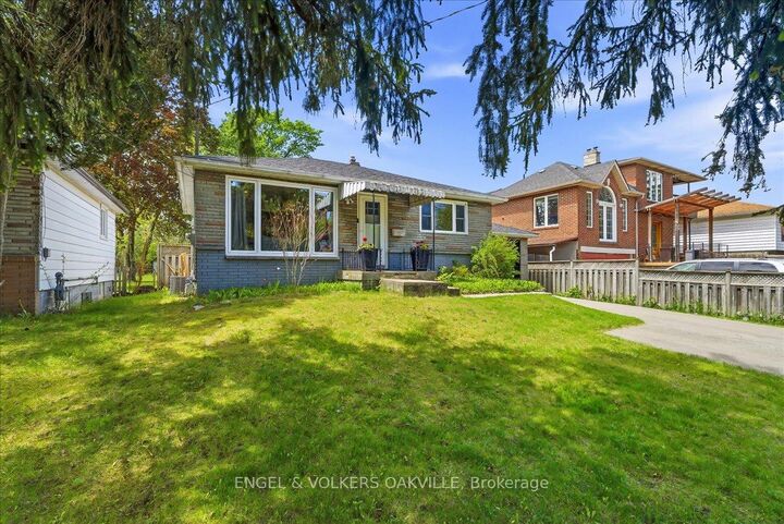 22 Falaise Road — photo 1