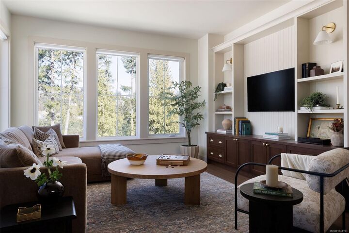 3521 Greystone Close — photo 1