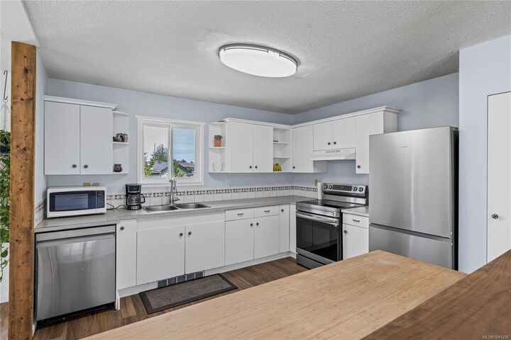 Property Photo:  16 Jenkins Pl  BC V9P 1G4 