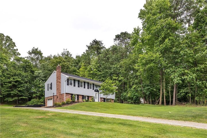 Property Photo:  267 Thorn Run Road  PA 15632 