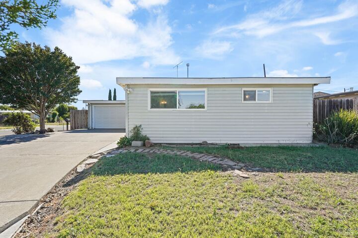 Property Photo:  1700 Vermont Street  CA 94533 