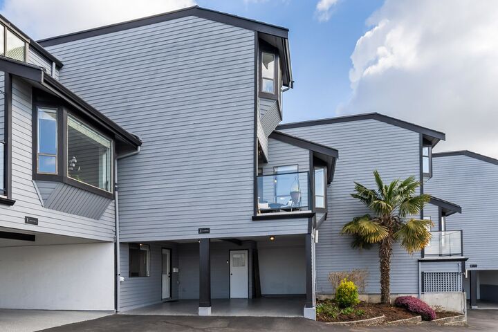 Property Photo: 14985 Victoria Avenue 2 BC V4B 1G2