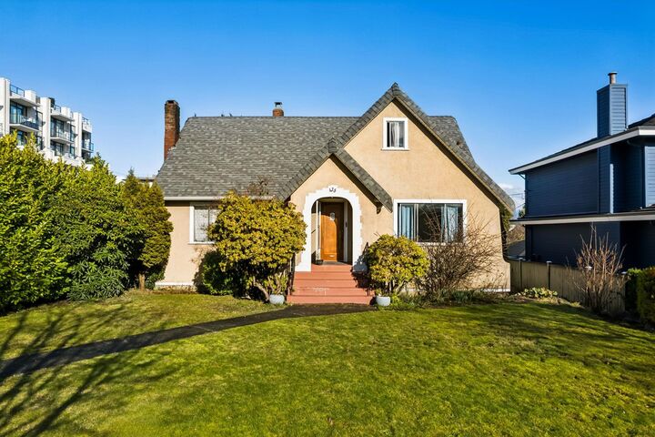 Property Photo: 475 W 27th Avenue BC V5Y 2K4