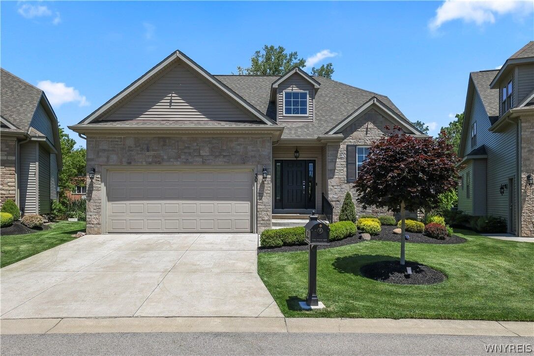 Property Photo:  30 Logan Lane  NY 14086 
