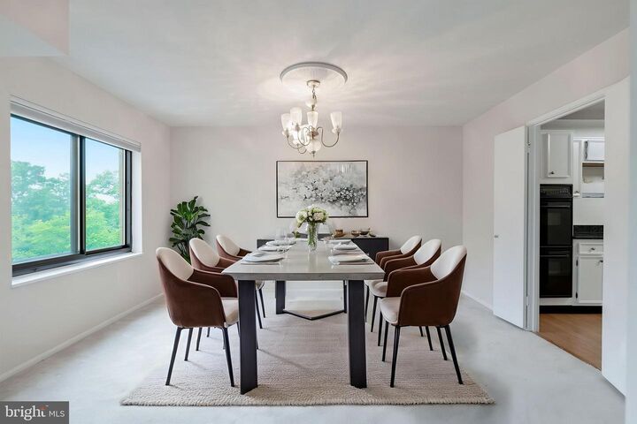 Property Photo:  307 Yoakum Parkway 512  VA 22304 