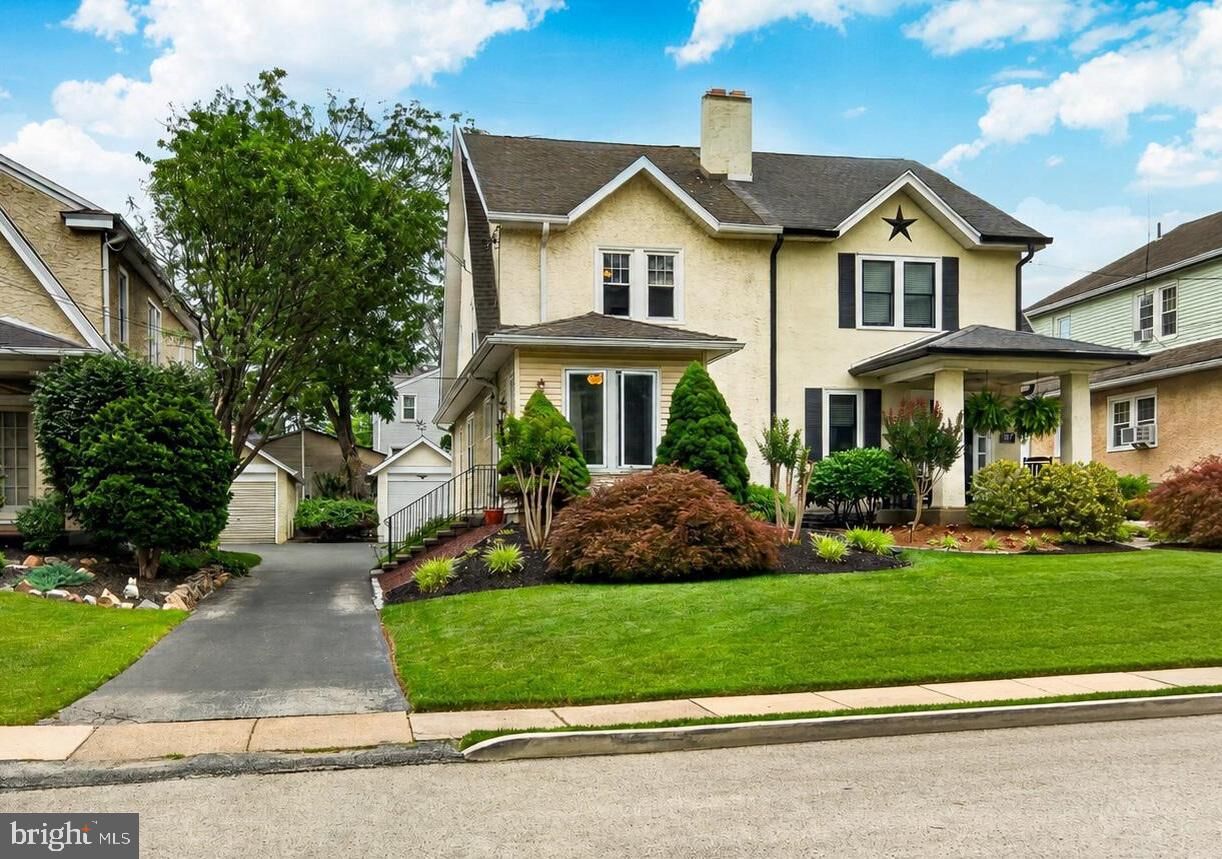 Property Photo:  319 Hathaway Lane E  PA 19083 