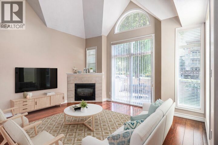 Property Photo:  1128 Sunset Drive 102  BC V1Y 9W1 