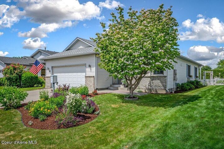 Property Photo:  1193 W Woodlawn Dr  ID 83835 