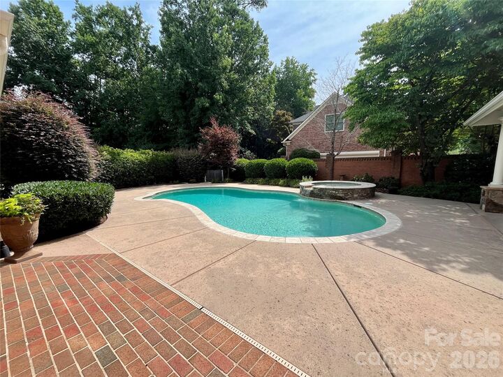 Property Photo:  6907 Meadow Run Lane  NC 28277 