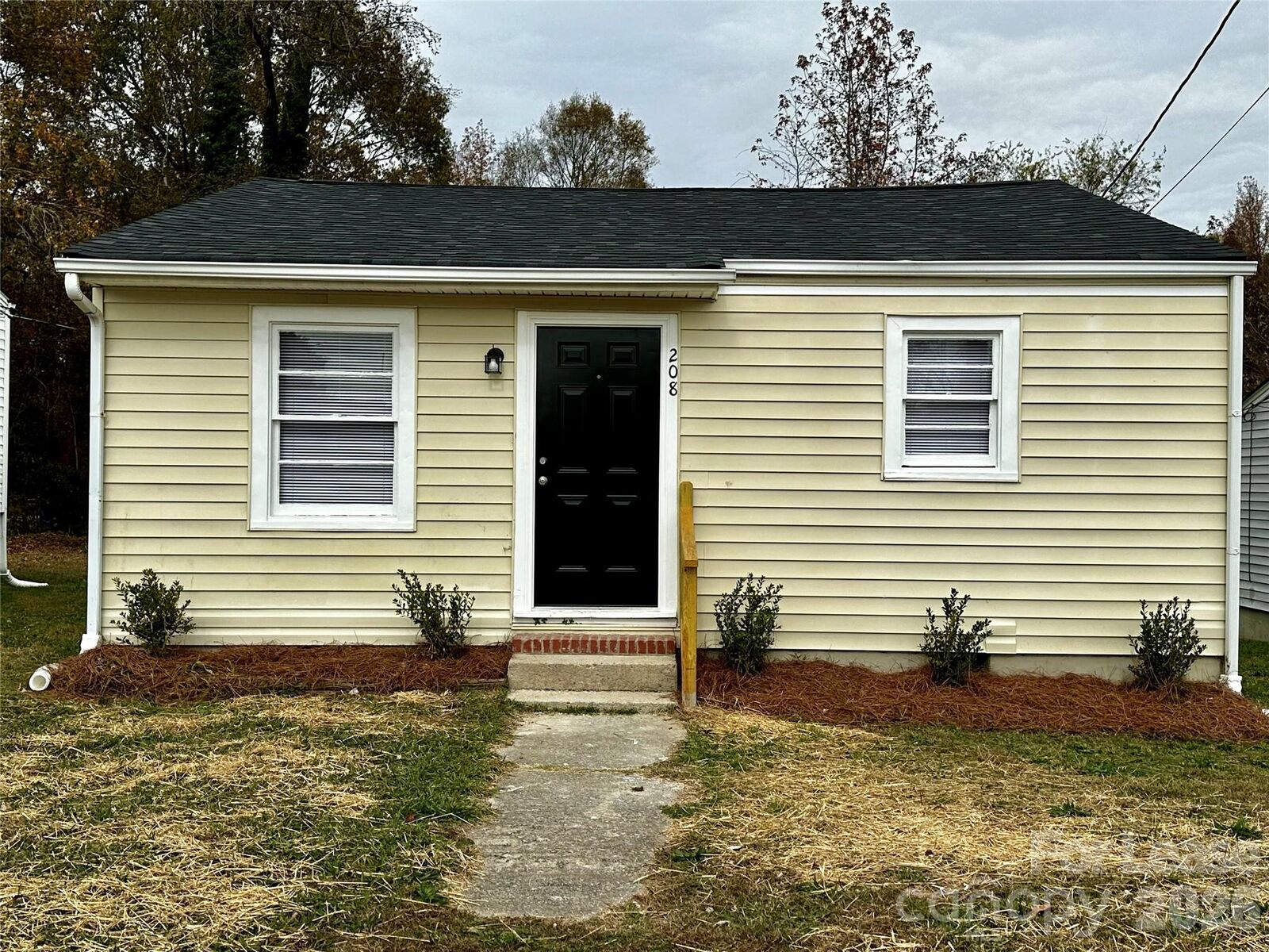 Property Photo:  208 S Lexington Drive  NC 27292 