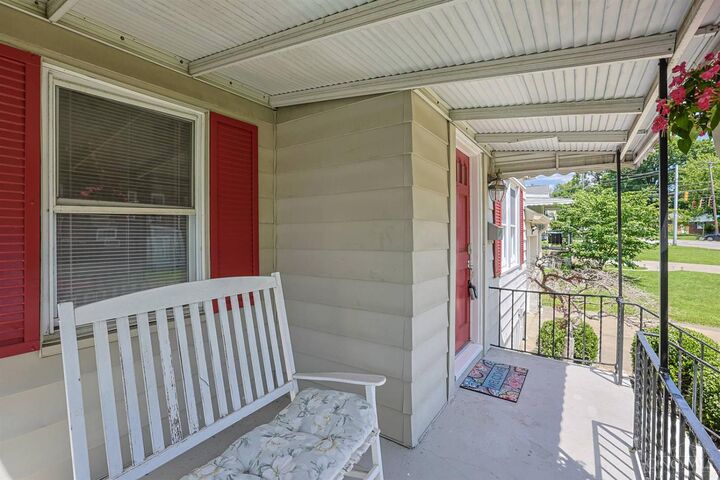 Property Photo:  822 Northern Parkway  OH 45224 