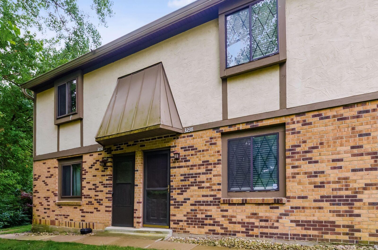 Property Photo:  3238 Summertime Court  OH 43221 
