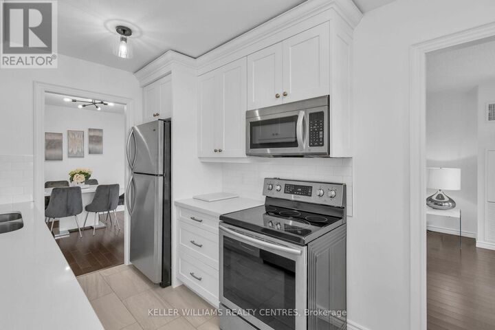 Property Photo:  7811 Yonge Street 407  ON L3T 4S3 