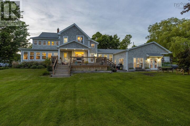 Property Photo:  116 Pleasant Street  NS B0P 1H0 