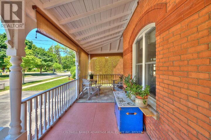 Property Photo:  144 Geneva Street  ON L2R 4N8 