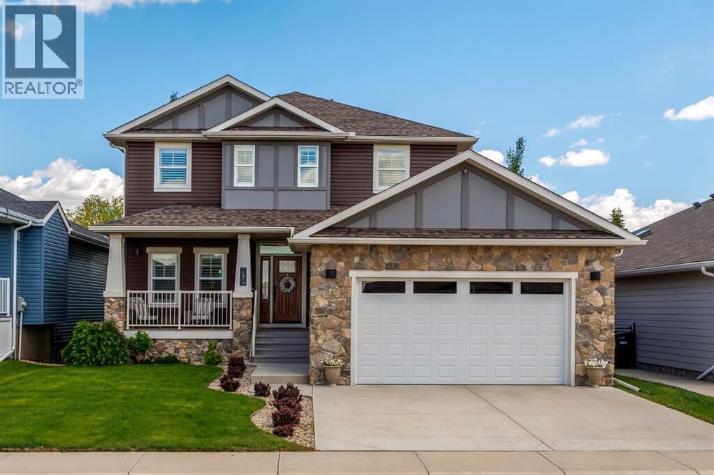 Property Photo:  1213 Hillcrest Manor Estates  AB T1P 0B9 