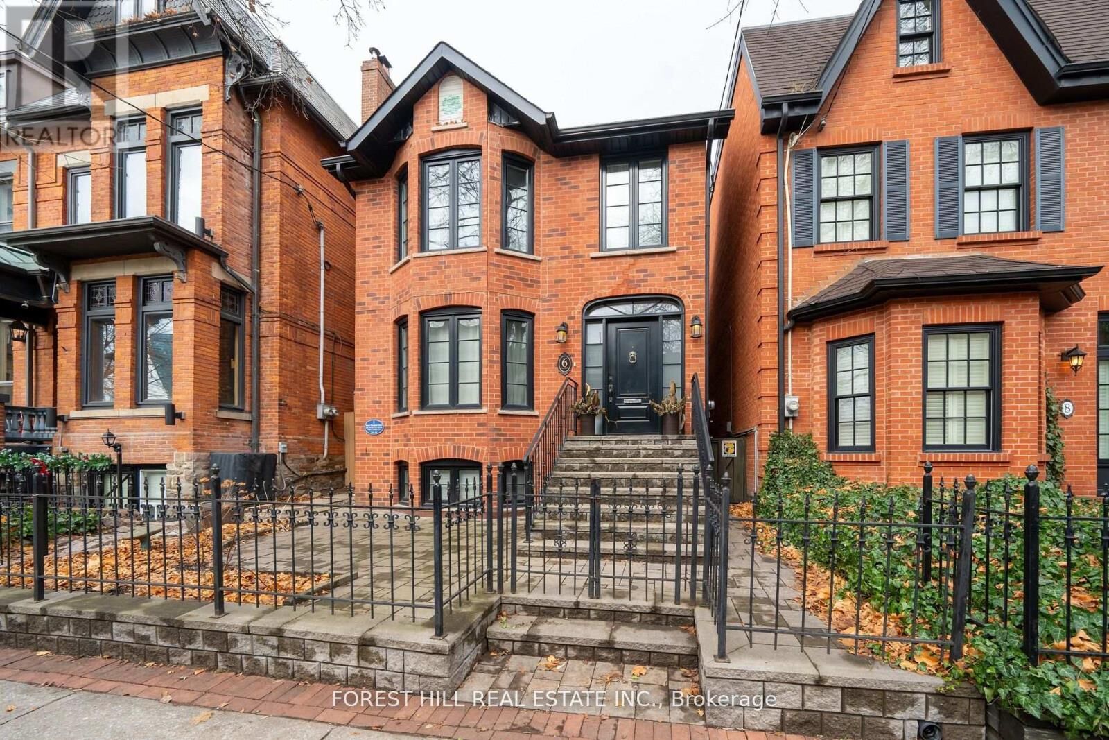 Property Photo:  6 Aberdeen Avenue  ON M4X 1A2 