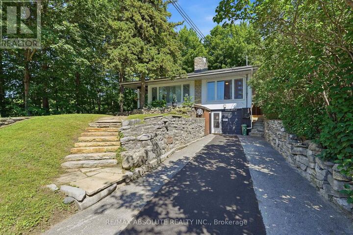 Property Photo: 829 Montreal Road ON K1K 0S9