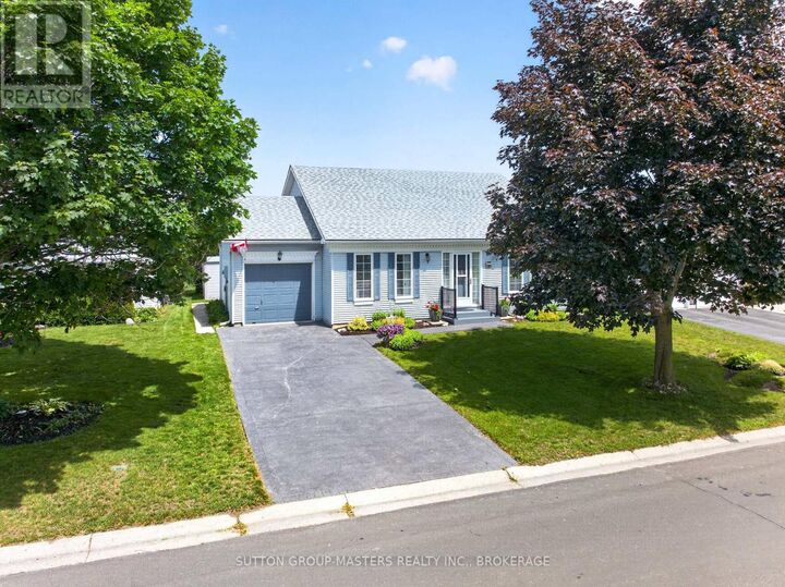 Property Photo: 38 Abbey Dawn Drive ON K0H 1G0
