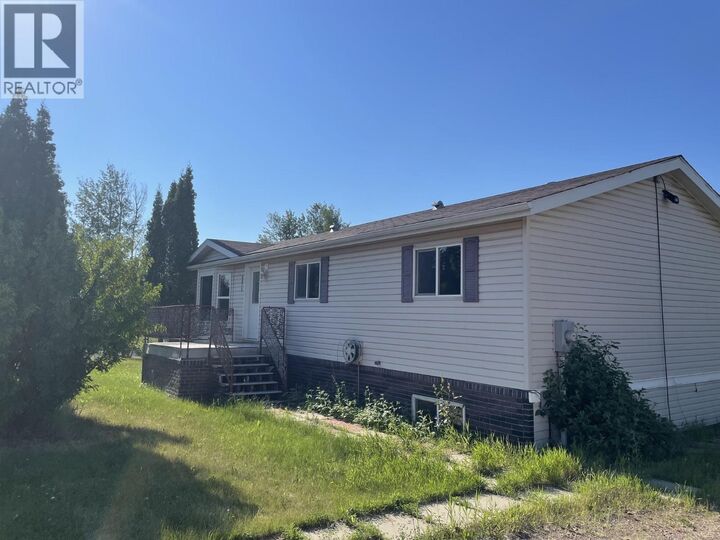 5217 45 Street — photo 1
