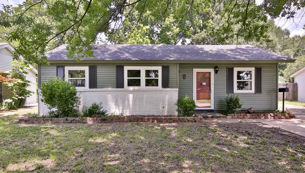 Property Photo:  707 Balfour Road  AR 72301 