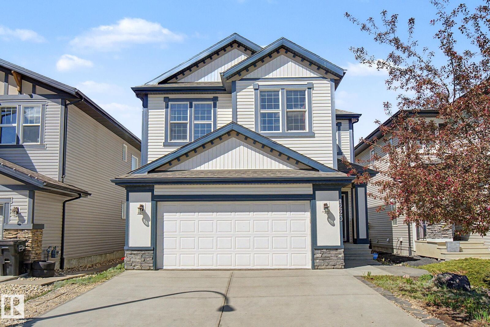Photo de la propriété:  1220 Secord Landing Landing NW  AB T5T 4N3 