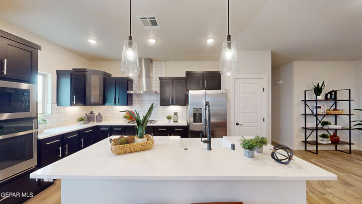 Property Photo:  5685 Las Ramblas Avenue  TX 79934 