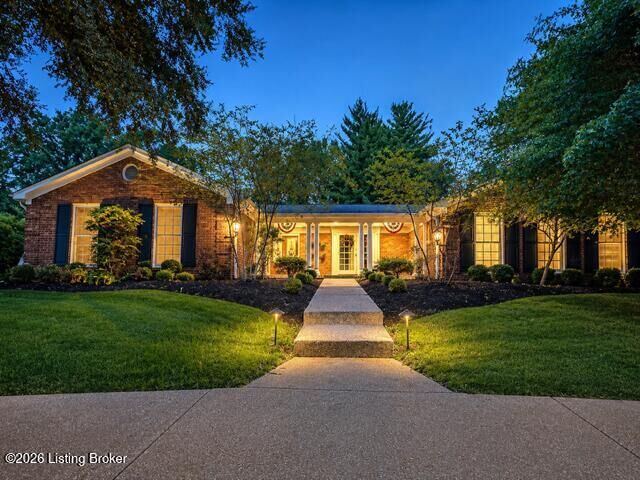 Property Photo: 2709 Anchor Way KY 40223