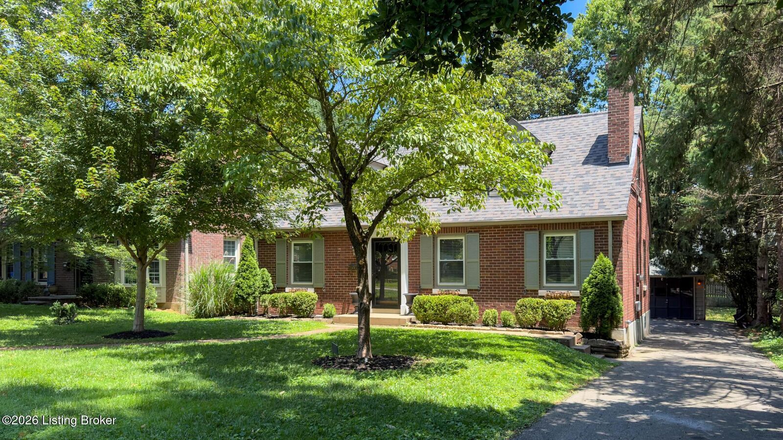 Property Photo:  521 Dover Rd  KY 40206 