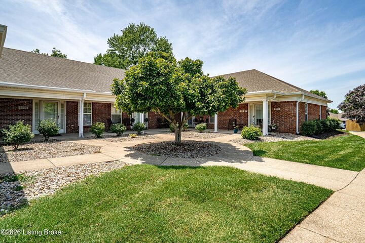Property Photo:  8509 Applegate Village Dr  KY 40219 