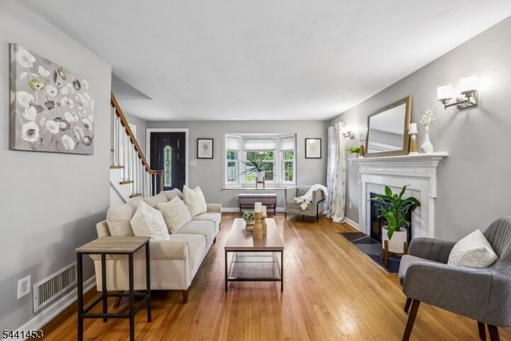 Property Photo:  1661 Ramapo Way  NJ 07076 