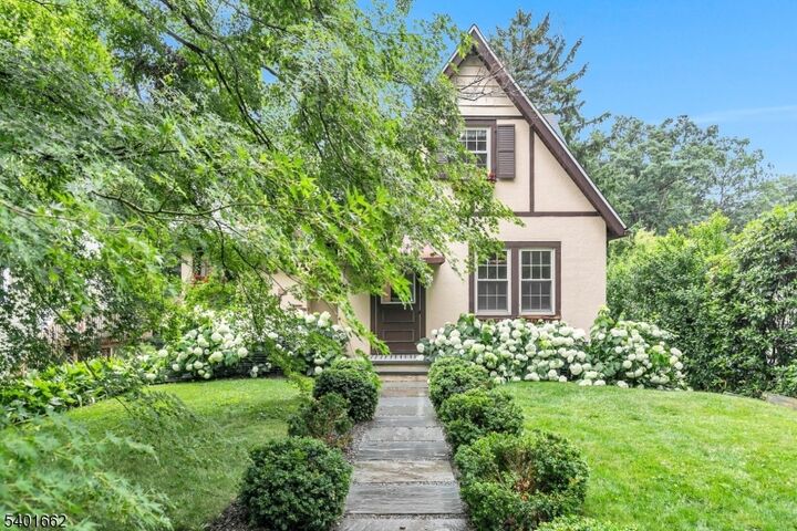 Property Photo:  5 Tysley St  NJ 07920 