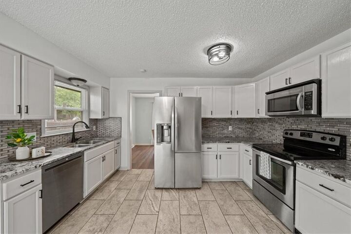 Property Photo:  901 NW Springwood Drive  MO 64015 
