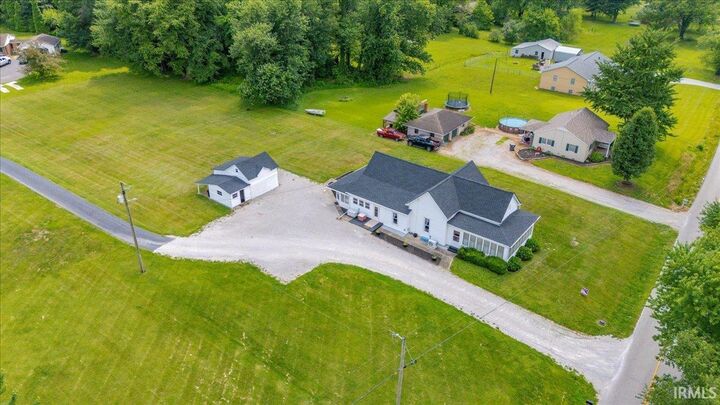 Property Photo:  2811 E Degonia Road  IN 47601 