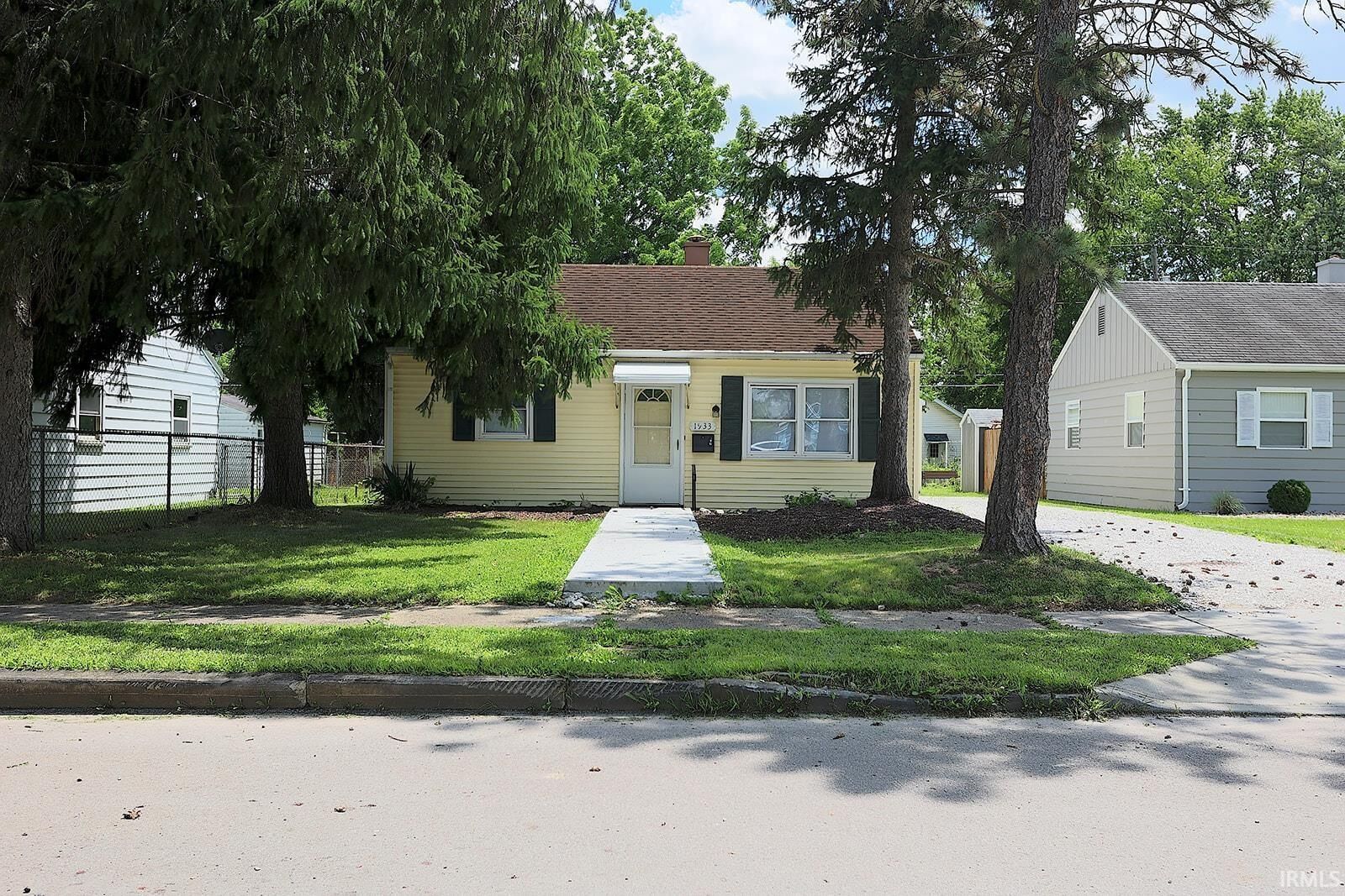 Property Photo:  1933 W 4th Street  IN 46808-2506 