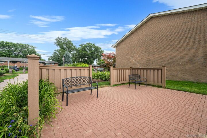 Property Photo:  11 Springwood Drive  NY 11703 