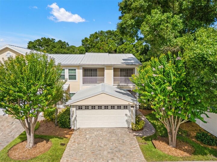 Property Photo:  902 Woodbridge Court  FL 34695 